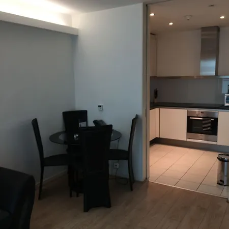 Apartment The Cube By Bridgestreet *